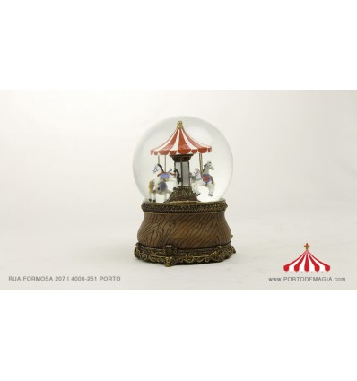 Bola de Neve com carrossel