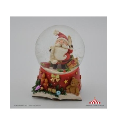 Animals at the Christmas tree