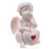 Anjo sentado em coração com rosas